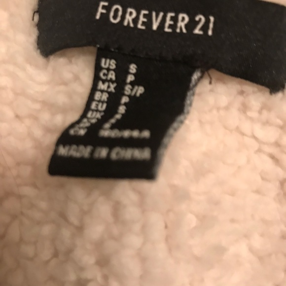 Women's Camo Bomber Jacket - SIZE: SMALL. - Picture 6 of 6